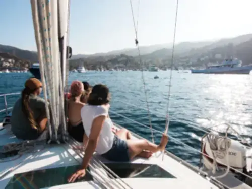 Lüks Bir Deniz Macerası: Yatta Şampanya Eşliğinde Gün Batımı Turu